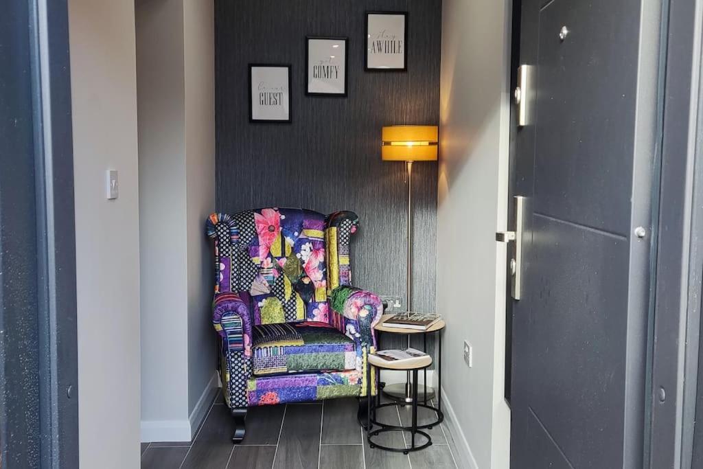 Comfortable 1 Bed Flat With Air Con Borehamwood Eksteriør bilde