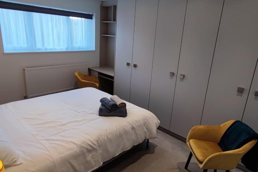 Comfortable 1 Bed Flat With Air Con Borehamwood Eksteriør bilde